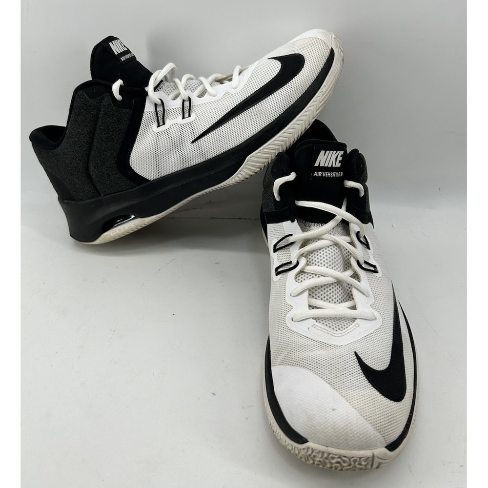 Nike Air Versatile II Black With White Sneakers 921892-100 Men's Size 12